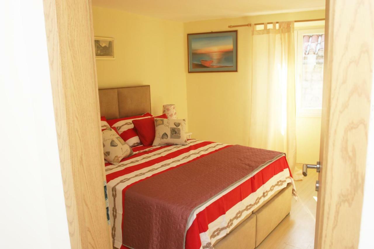 Ferienwohnung Sara Cosmo Split Exterior foto